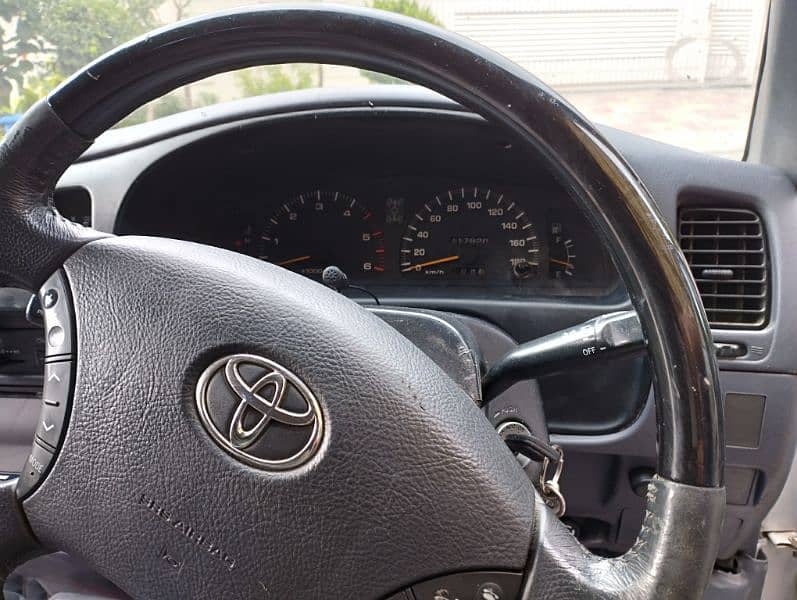 Toyota Hilux 1992 11