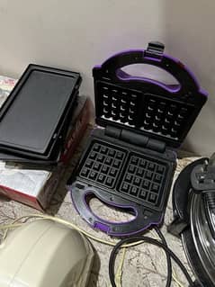 waffle maker with three different plates