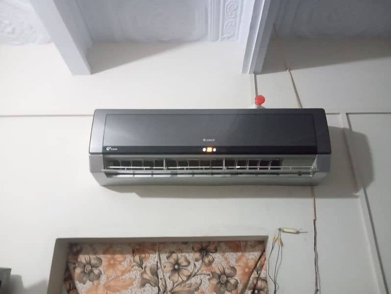 model Gree G10 or ac ke condition 10/10 hai or working okay hai 0