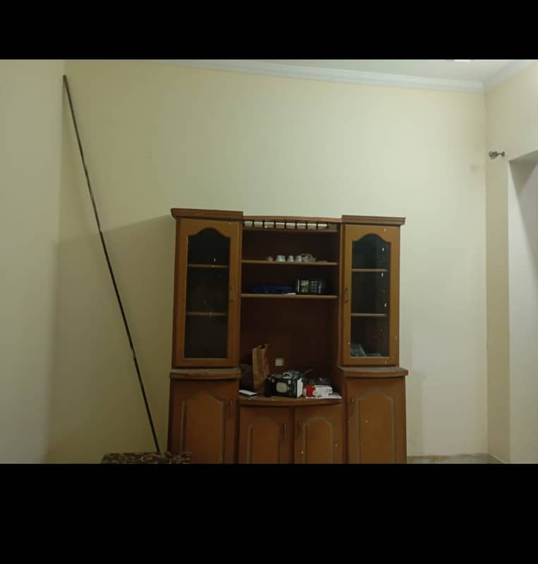 Johar town phase 2 block 5 MARLA house for rent 4 bedroom daring room daibal kitch 3