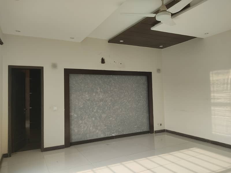 1 Kanal Upper Portion Available For Rent 4