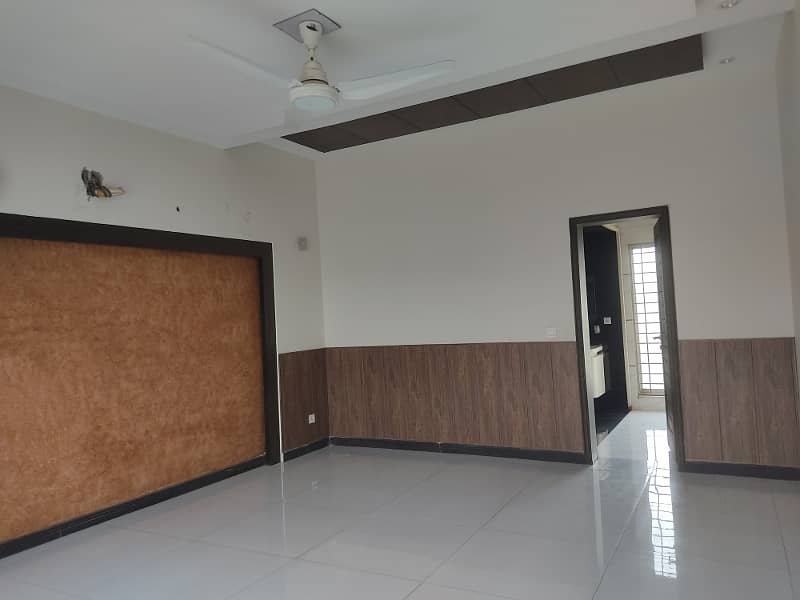 1 Kanal Upper Portion Available For Rent 16