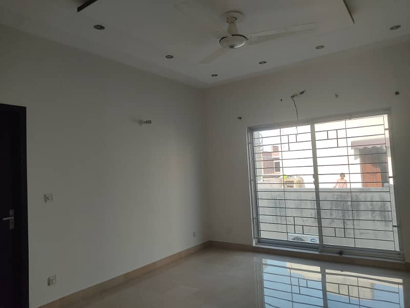 Separate Gate 1 Kanal Upper Portion Available For Rent 12