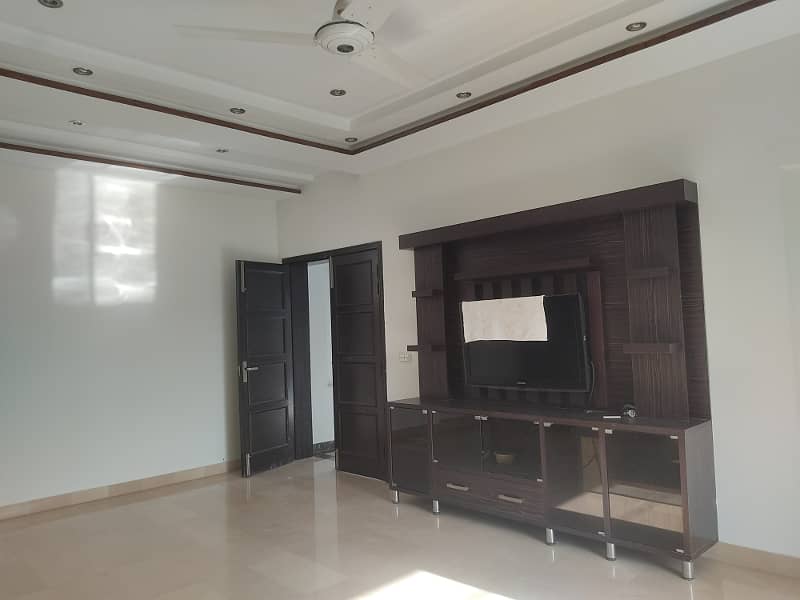 Separate Gate 1 Kanal Upper Portion Available For Rent 17