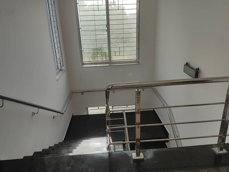 Separate Gate 1 Kanal Upper Portion Available For Rent 18