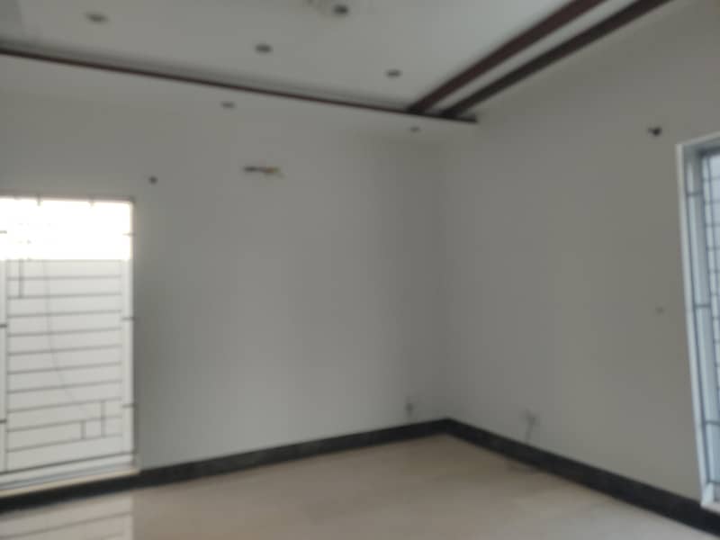 Separate Gate 1 Kanal Upper Portion Available For Rent 24