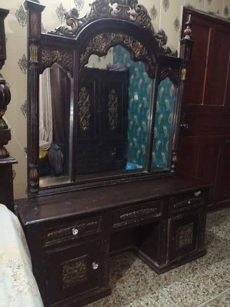 chinoti furniture dressing table + showcase 2