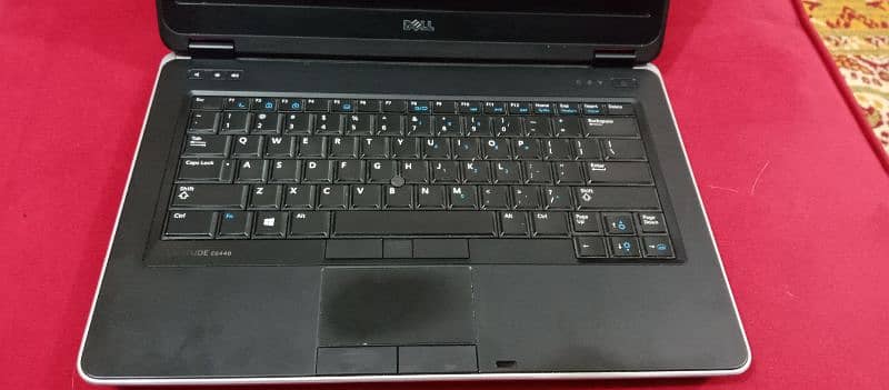 Dell Latitude E6440 1