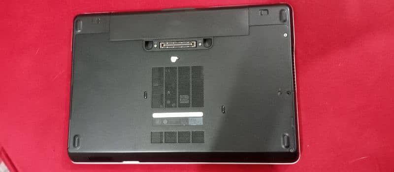 Dell Latitude E6440 4