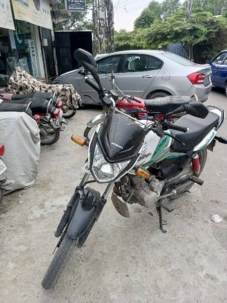 HONDA CB 125F 1