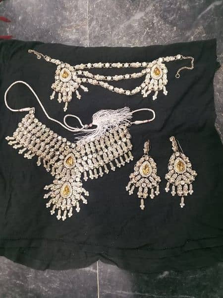 Beautiful bridal set 5