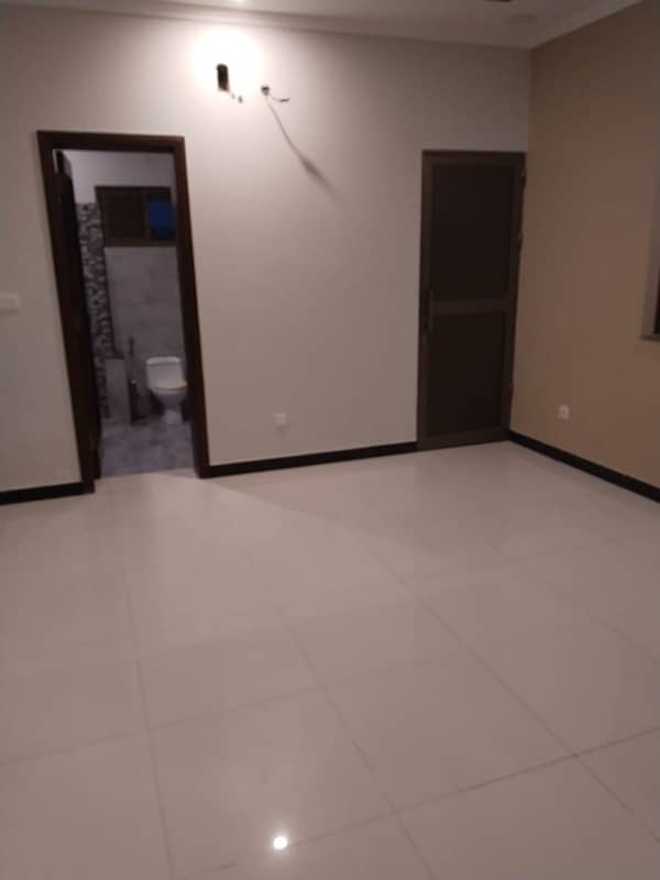 Separate Gate Kanal Luxury Upper Portion Available For Rent in DHA Phase 3 10