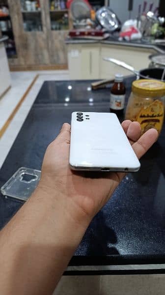 Samsung galaxy a32 (price is negotiable) 2