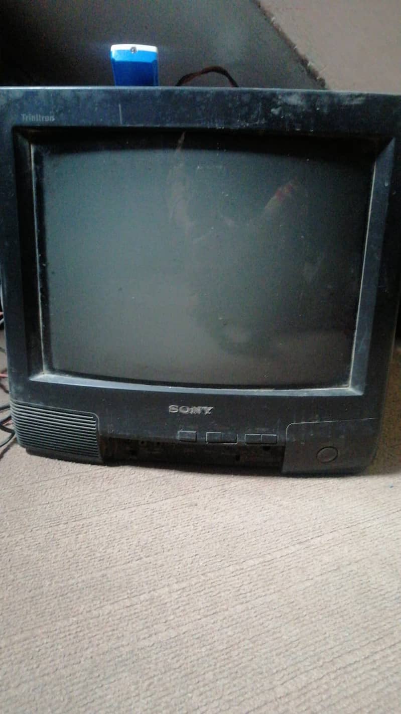 Sony t. v with remote 3