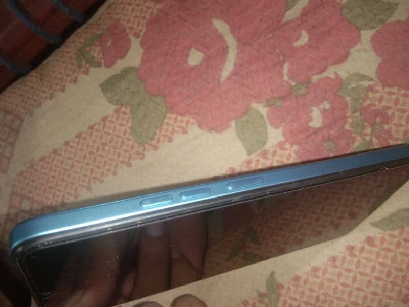 tecno spark 4/64 cndshn bilkul saf exchng vivo opoo 4