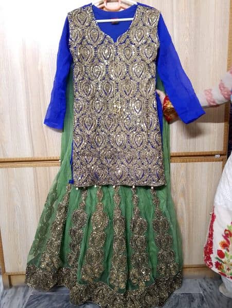 heavy embroidered lehnga available in discounted prices 1