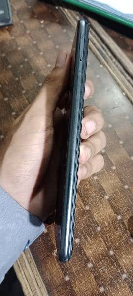 vivo V21e condition 10by9.5 3