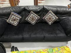 5 Seater Beautiful Sofa Set.