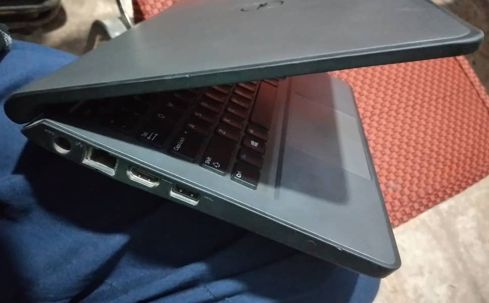 Dell Latitude 2