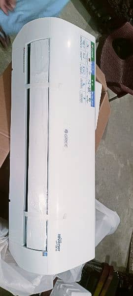 Gree Dc inverter heat and cool 1.5 ton brand new pin pack import T3 1