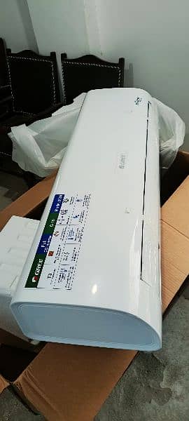 Gree Dc inverter heat and cool 1.5 ton brand new pin pack import T3 2