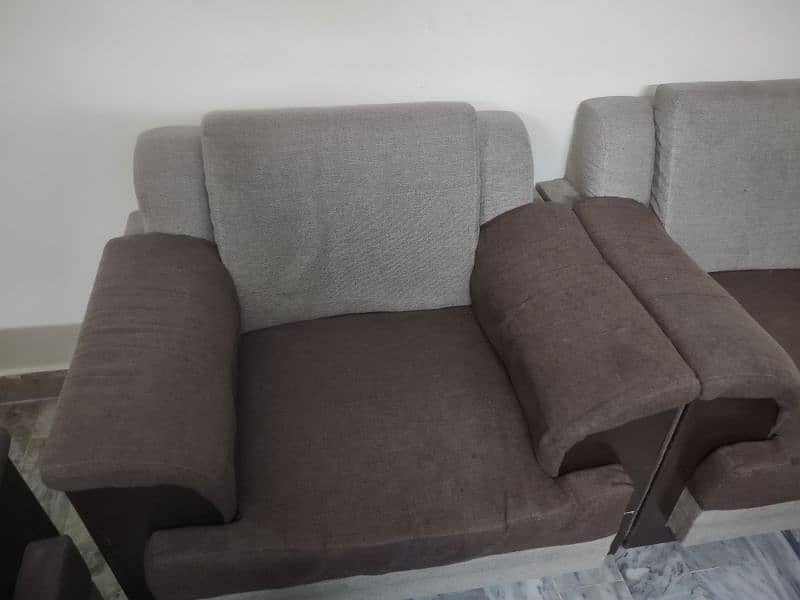 sofa set and table for sell 2