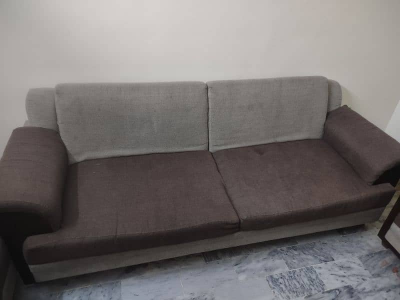 sofa set and table for sell 4