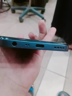 Realme C35 0