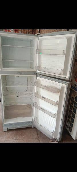 Dawlance Fridge With Genuine Condition 1