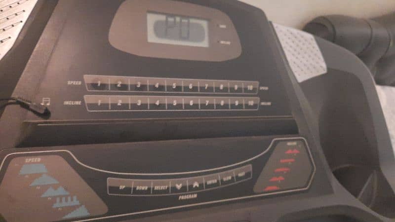 Body fit Motorised Treadmill 4