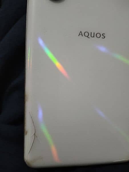 Aquos r5 (12 GB 256gb) 4