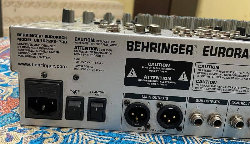 Behringer Eurorack UB1622FX-Pro 4