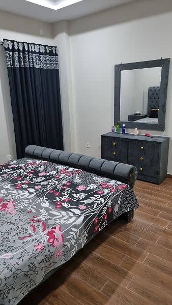 Room available for girls 2