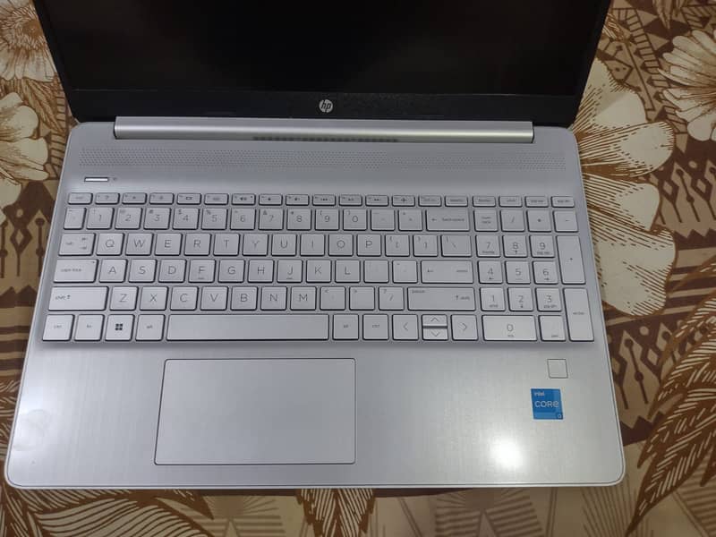 Hp 15-dy2035tg 15.6-inch - Core i3-1125G4 - 8 GB - SSD 256 GB 3