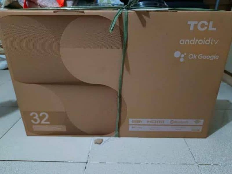 TCL 32" Smart Android LCD/ TV 2