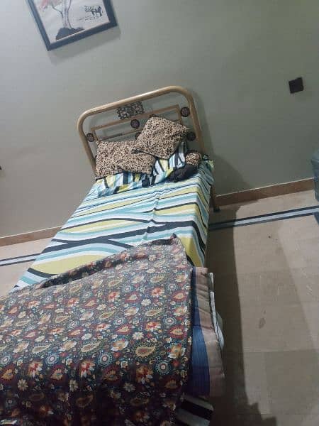 Metal bed for sale 1