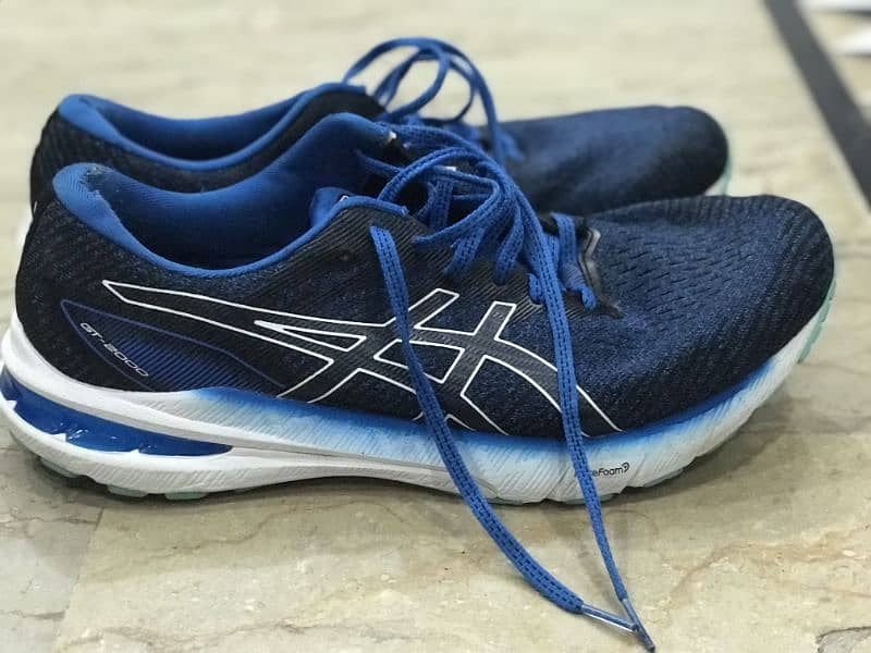 Asics Gt 2000.10 running shoes 0