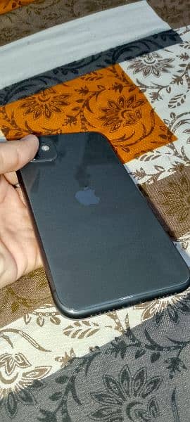 iphone 11 icloud locked mint condition 1