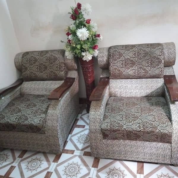 5 seter sofa set urgent sell 0