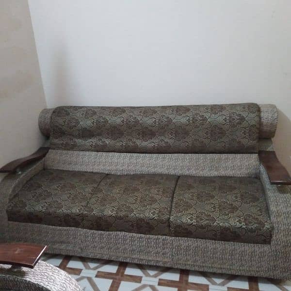 5 seter sofa set urgent sell 1