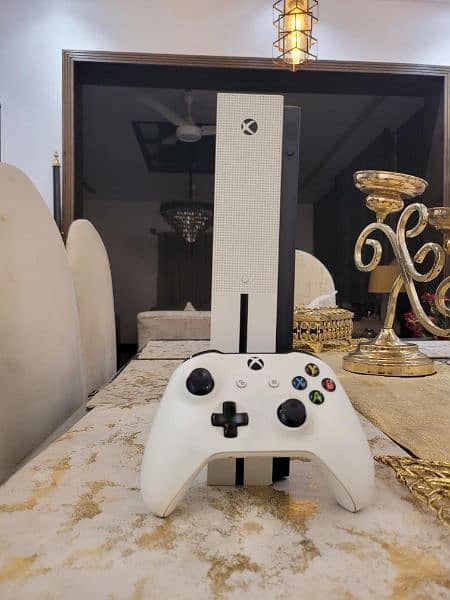 Xbox one s 1Tb SA edition 0