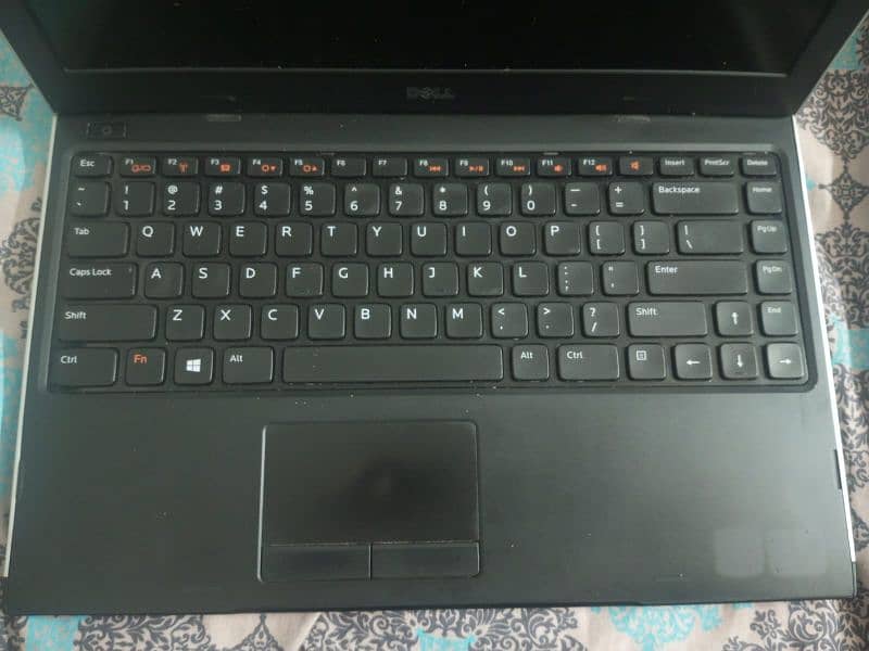 Dell laptop  Core i5 4 gb ram 2