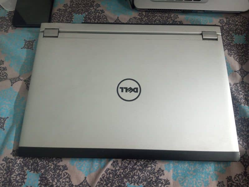 Dell laptop  Core i5 4 gb ram 4