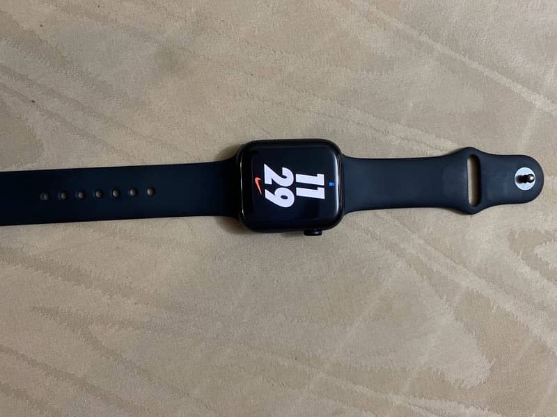 Apple watch series se 44mm 1