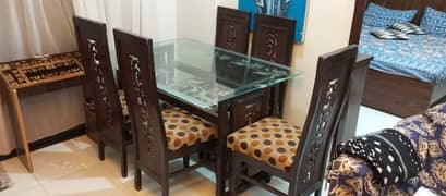 6 seater dining table available | Reasonable price 0