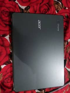 chrome book acer c740 4gb 128 with charger