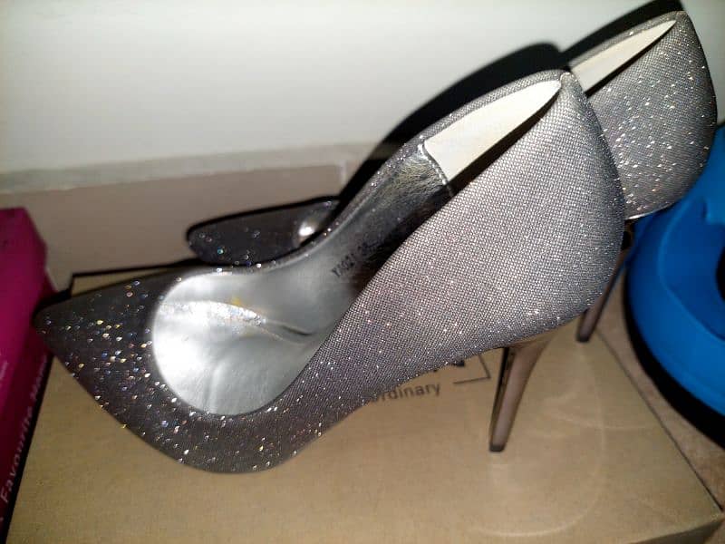 used and new heels best condition 3