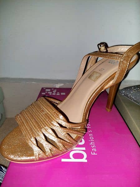 used and new heels best condition 4