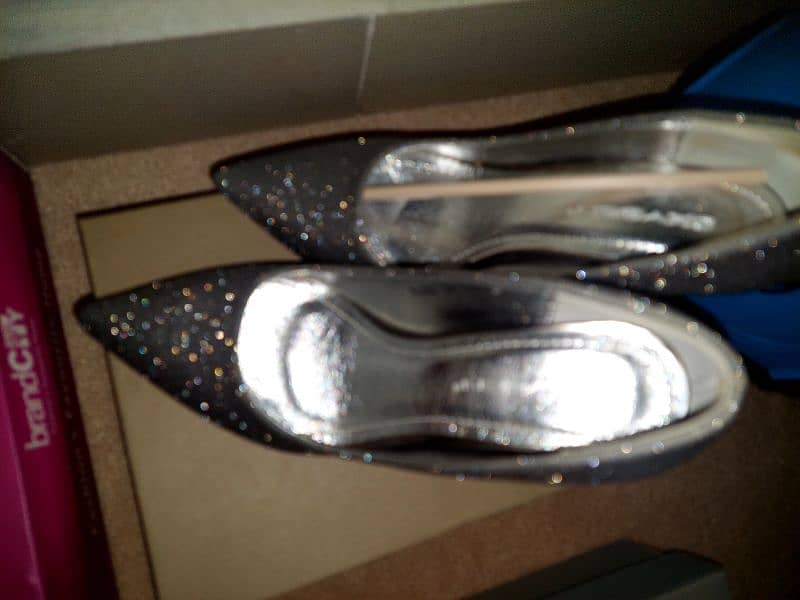 used and new heels best condition 6