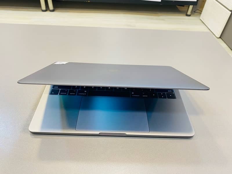 13” CTO-MacBook Pro 2017 i5/16/512 6